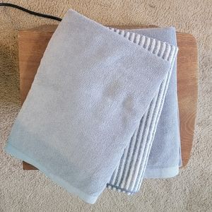 3 Norwex bath towels